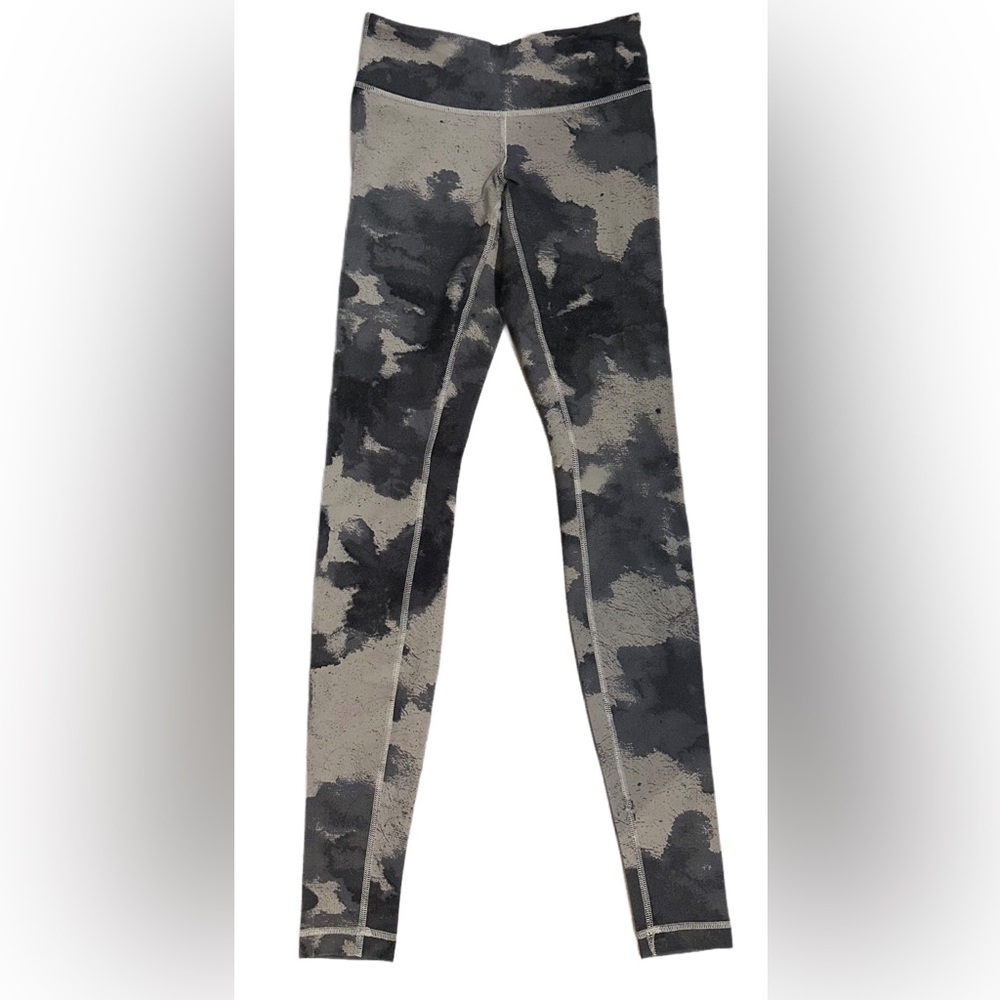 Mid-rise Lululemon patterned Leggings
